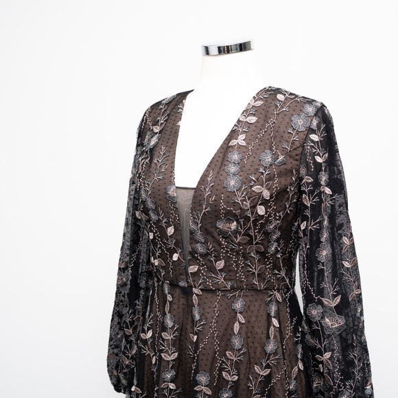 Dress The Population – Sabrina Floral Embroidered Dress - Picture 12 of 13